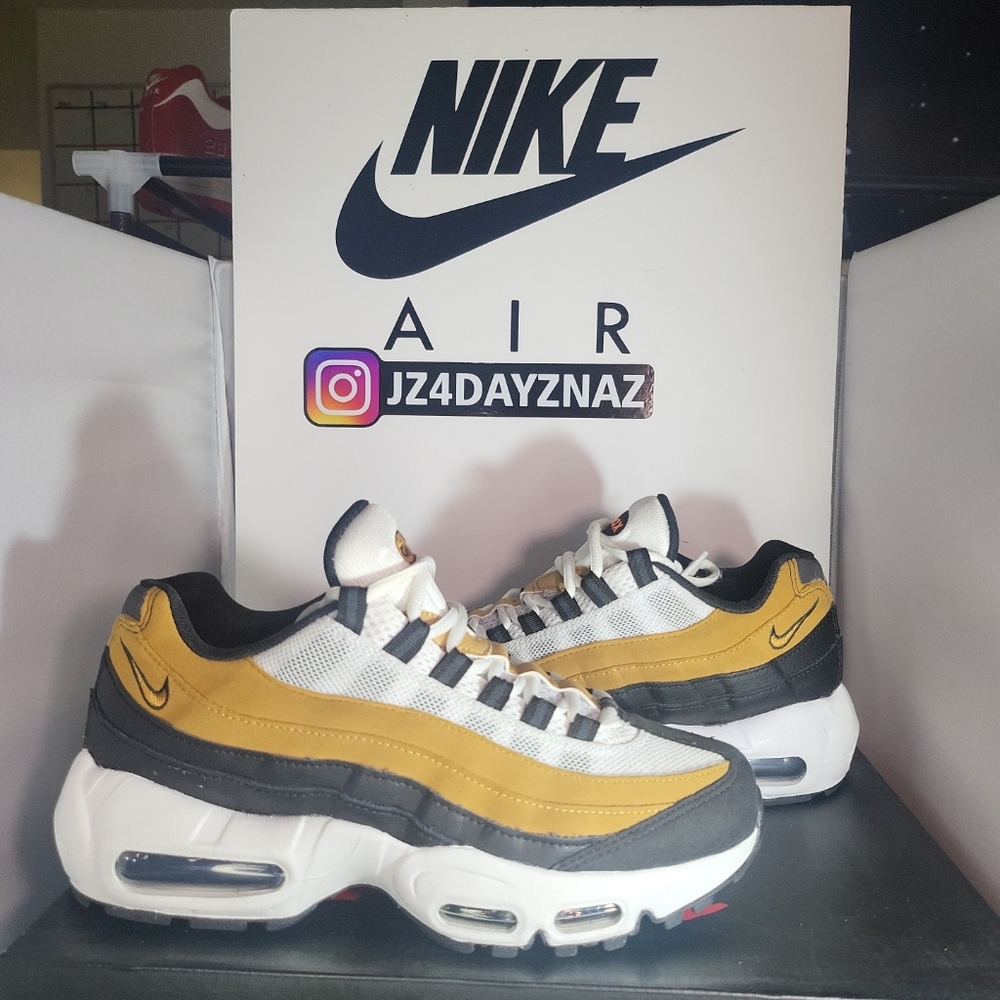 Size 7- Nike Air Max 95 Recraft (Black-Dark Smoke Grey) CJ3906-010.. Wmns 8.5.. - Picture 2 of 16